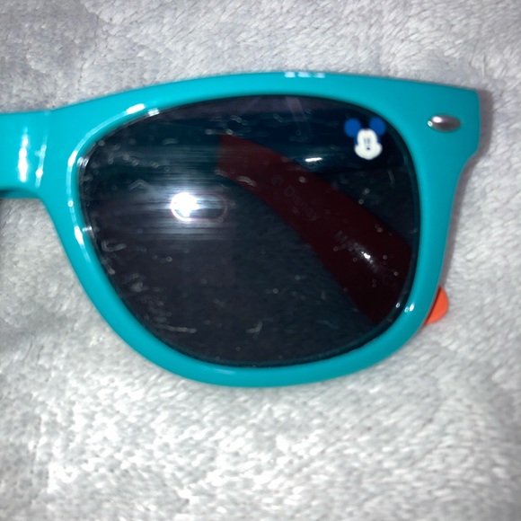 sunglasses for toddler 🩵🕶️💛🕶️🩵 - Picture 15 of 16